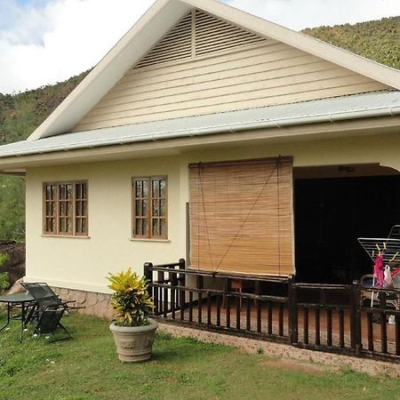 Jardin Marron Apartment Baie Sainte Anne Luaran gambar