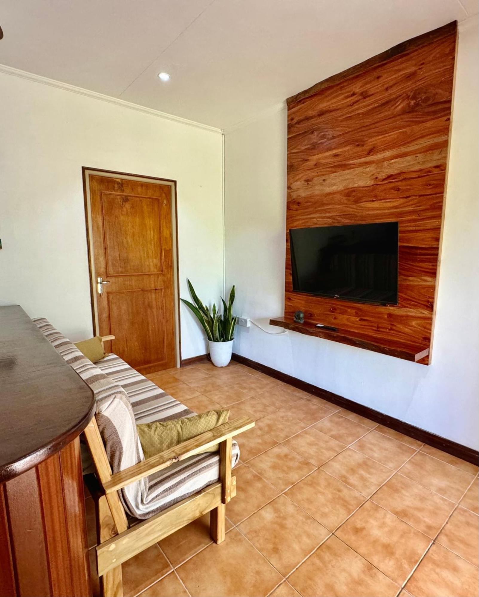 Jardin Marron Apartment Baie Sainte Anne Luaran gambar