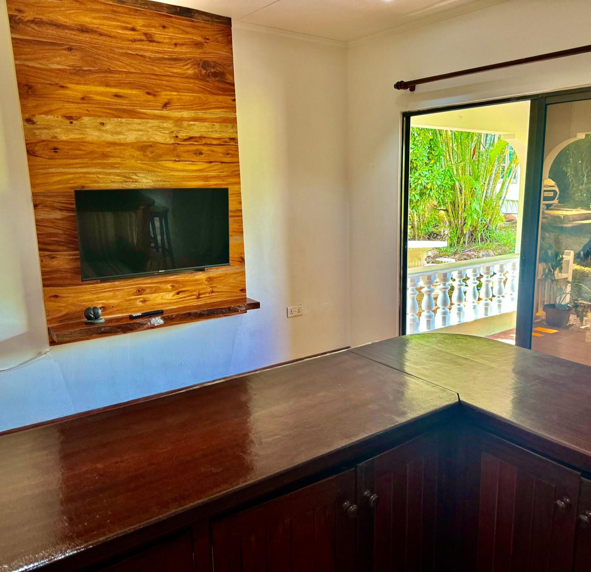 Jardin Marron Apartment Baie Sainte Anne Luaran gambar