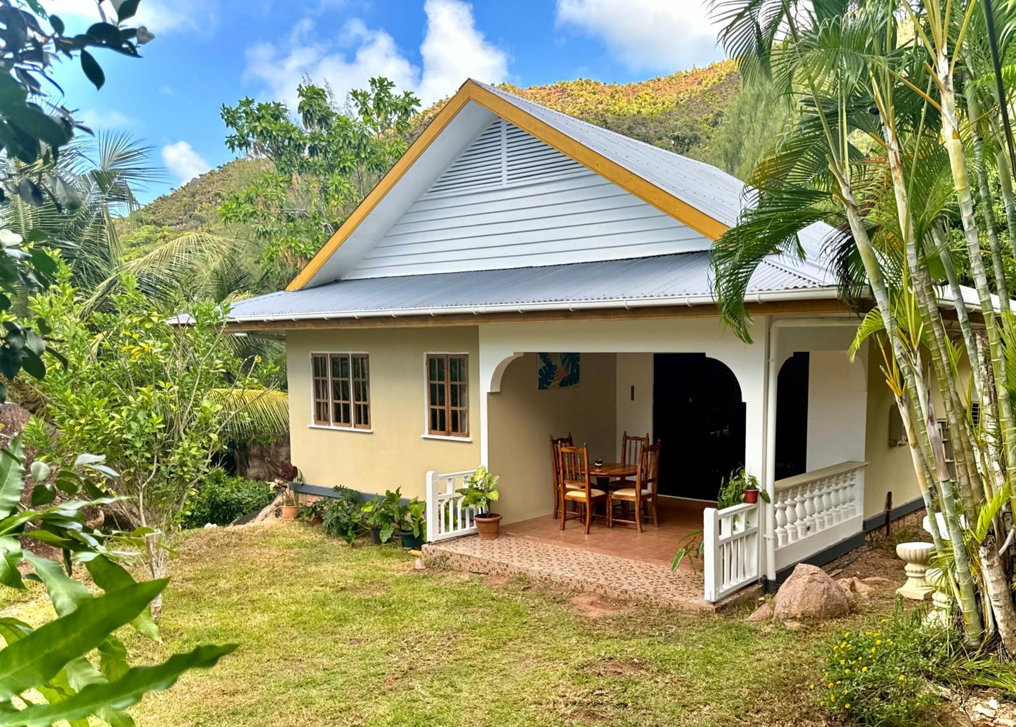 Jardin Marron Apartment Baie Sainte Anne Luaran gambar