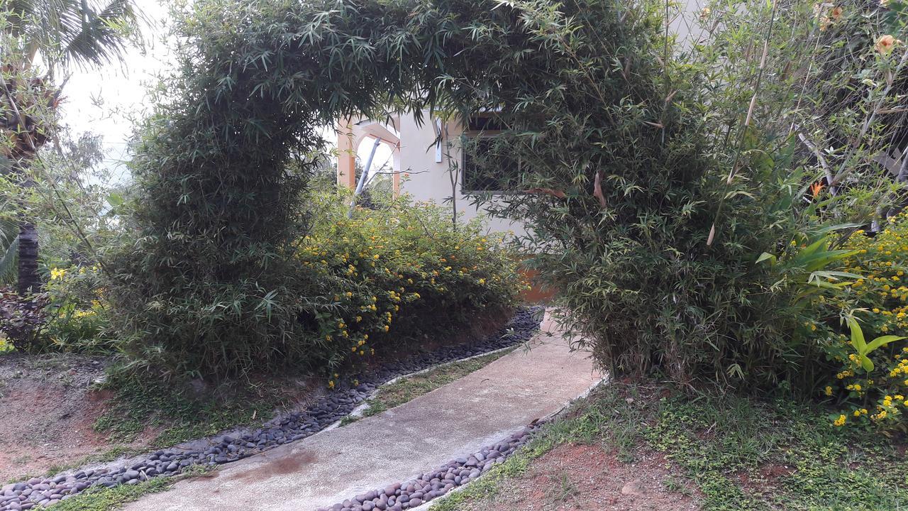 Jardin Marron Apartment Baie Sainte Anne Luaran gambar